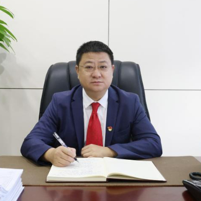 李巍