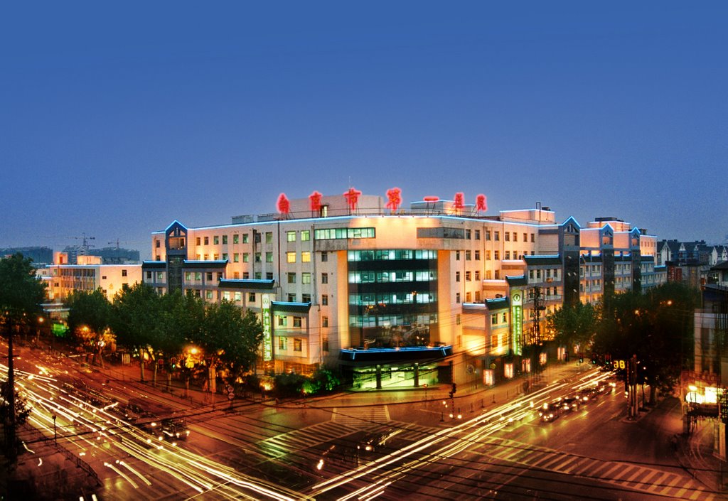 南京市第一医院扩建门诊楼建筑面积32000㎡,使用了太阳能系统作为制备