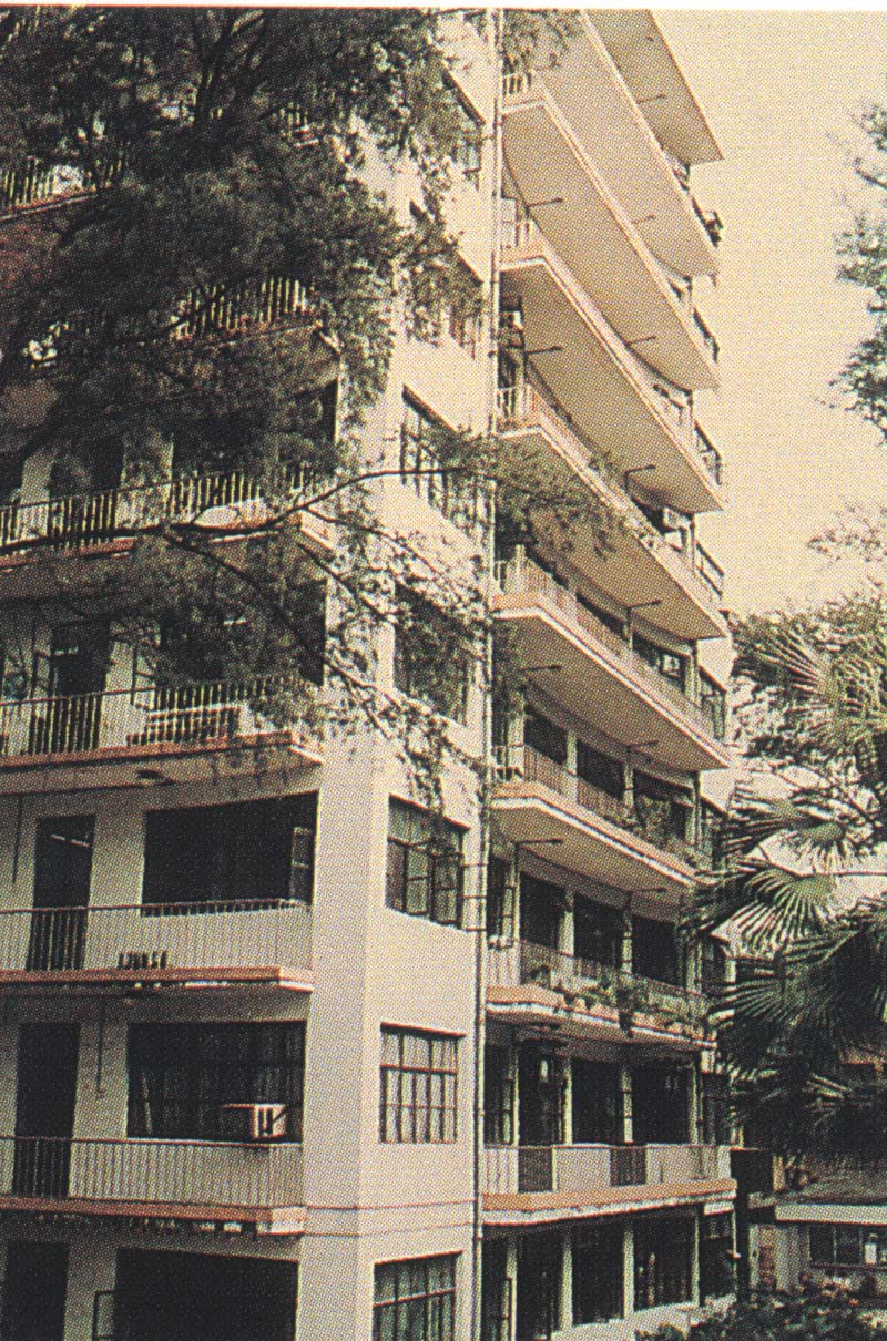  1992年，检验楼（现为科研楼）落成并投入使用