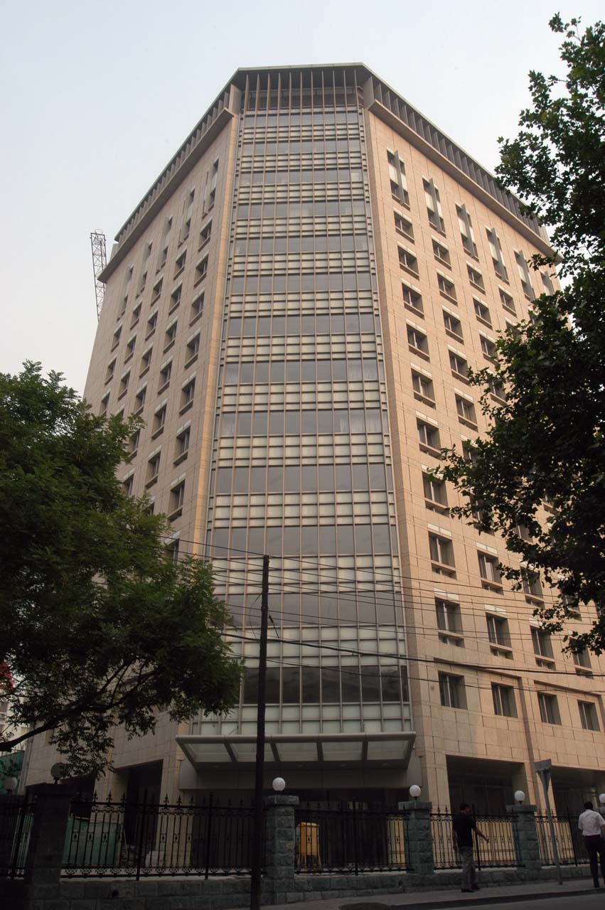 2007年2月竣工的科教楼南立面现状