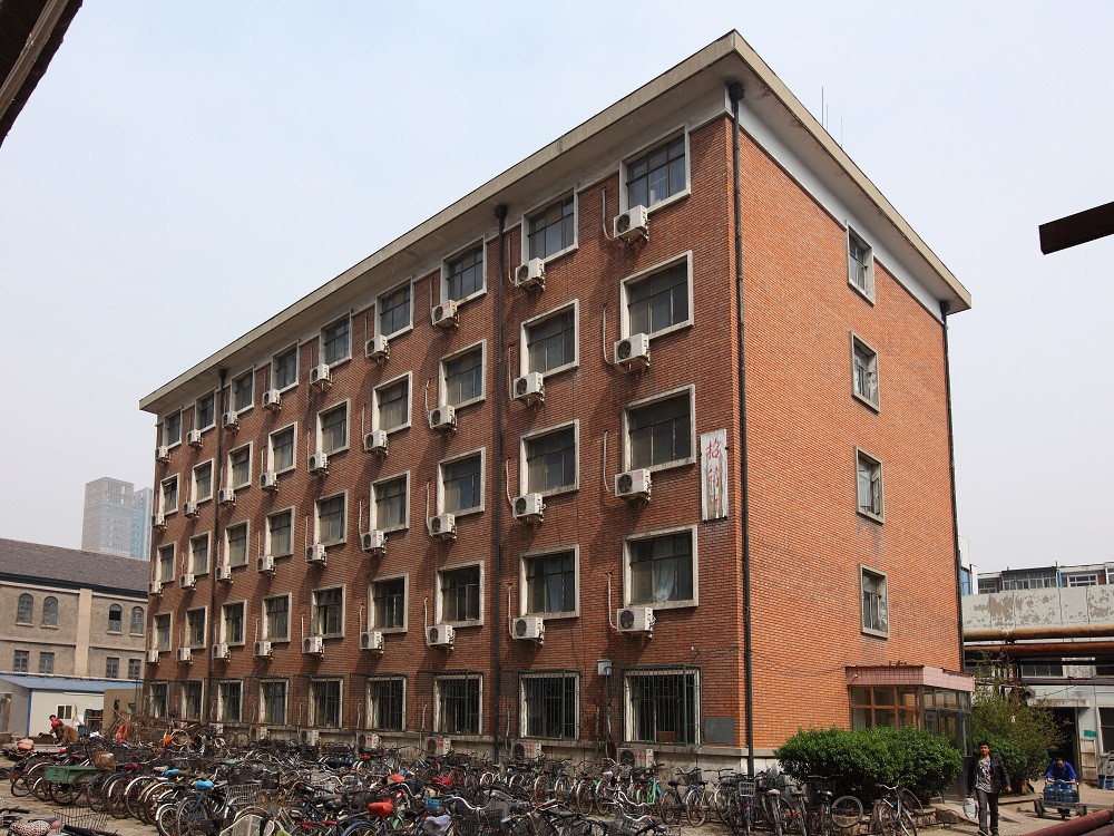 学生公寓改造前外景