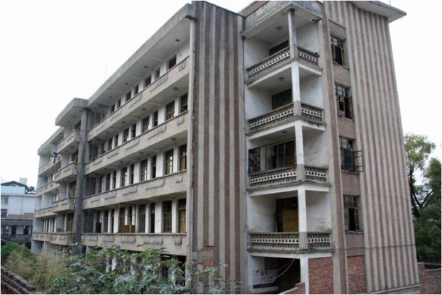 1985年投入使用的病房楼