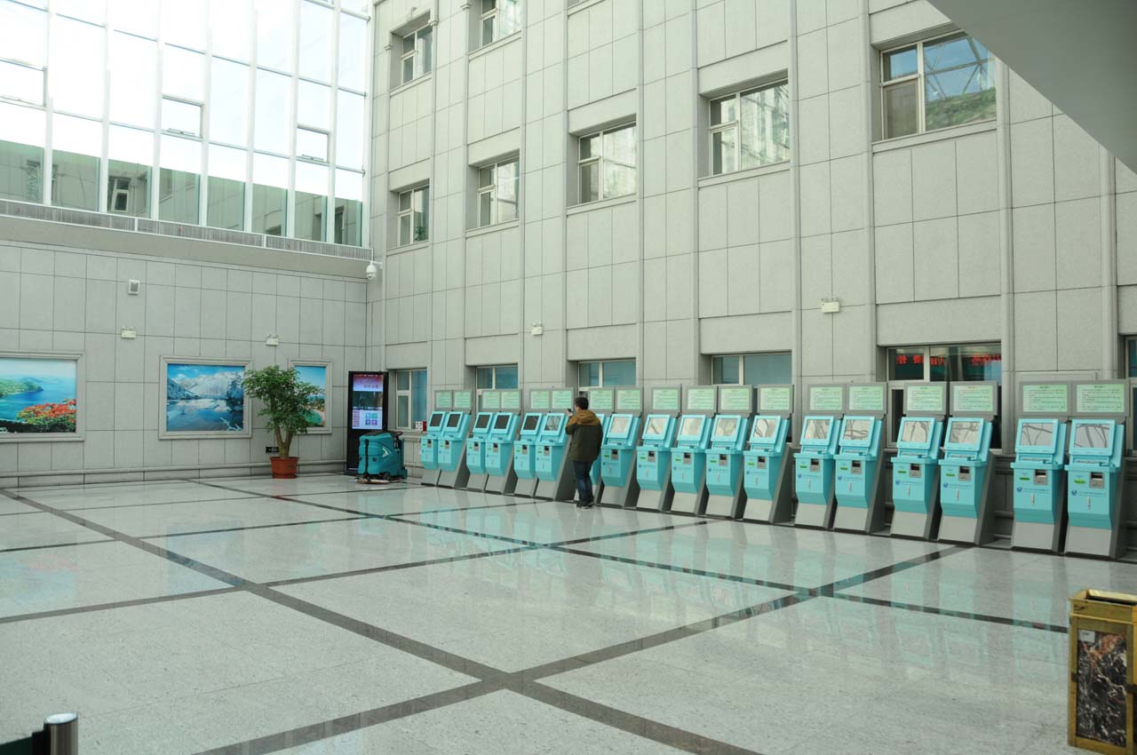 2014年1号楼改建后门诊大厅