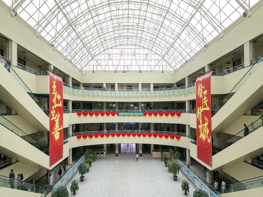 医院门诊楼内部图 