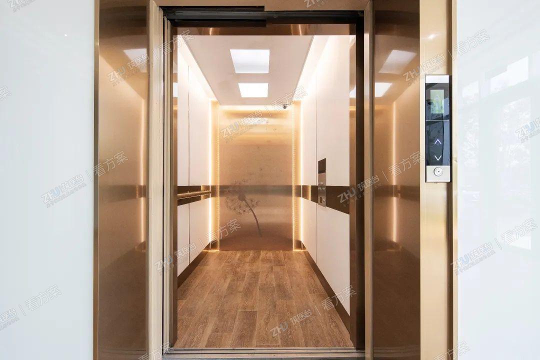 电梯轿厢墙面

