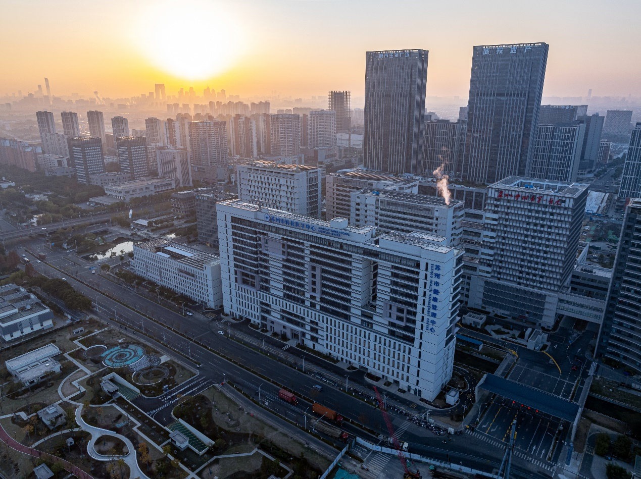 苏州市转化医学中心：仅23米进深，如何“塞”进一座7万平方米的现代化医学中心？