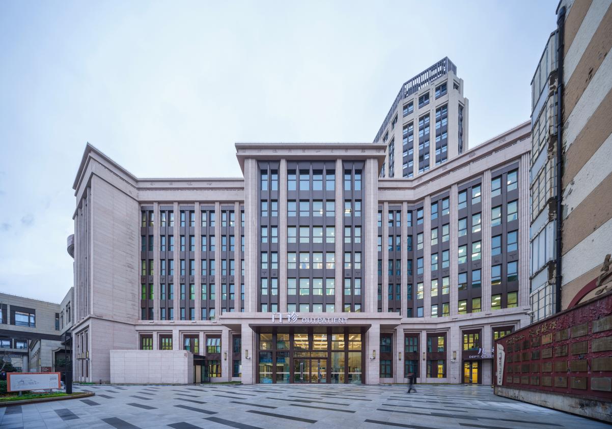 空间重塑·艺术疗愈：上海市第一人民医院5号楼门诊楼改造实践
